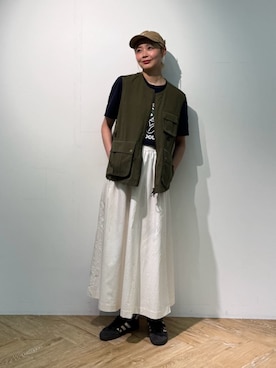 「Barbour（バブアー）のギャザー フレア スカート"Japan Exclusive"（スカート、ホワイト系）」を使った、Barbour スタッフさん（レディース・175cm）の夏コーディネート