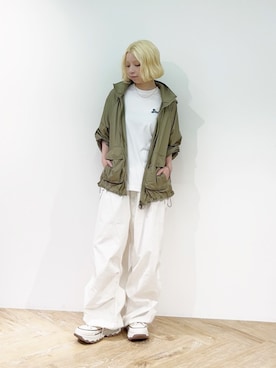「Barbour（バブアー）のRowane シャワープルーフ ジャケット（レディース）（ナイロンジャケット、グリーン系）」を使った、Barbour スタッフさん（レディース・157cm）の春コーディネート