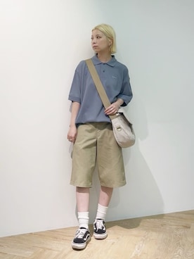 「Barbour（バブアー）の【TRANSPORT / トランスポート】Riever クロスボディバッグ（ショルダーバッグ、ベージュ系）」を使った、Barbour スタッフさん（レディース・157cm）の春コーディネート