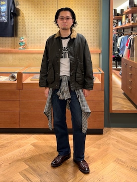 「Barbour（バブアー）のModified Endurance ワックスジャケット（ブルゾン、グリーン系）」を使った、Barbour スタッフさん（レディース・159cm）の夏コーディネート