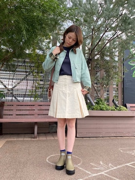 「Barbour（バブアー）のHalton サイドゴア レインブーツ（レディース）（レインシューズ、ベージュ系）」を使った、Barbour スタッフさん（レディース・175cm）の夏コーディネート