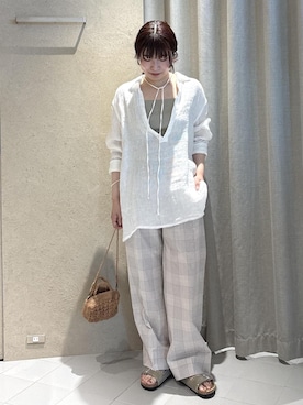 「SALON adam et rope'（サロン アダム エ ロペ）のリネンカラミスキッパーシャツ / イージーケア（Shirts、ホワイト系）」を使った、sanaさん（レディース・160cm）の夏コーディネート
