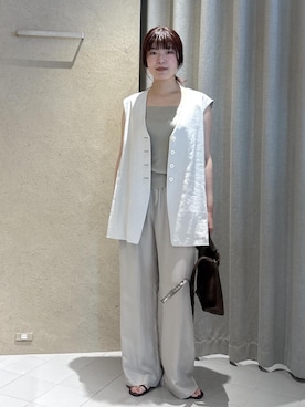 「SALON adam et rope'（サロン アダム エ ロペ）の[26SS]GENTLE SILK パンツ / セットアップ対応・洗える（Pants、ベージュ系）」を使った、sanaさん（レディース・160cm）の夏コーディネート