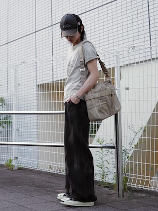 「GRANCY(グランシー)の【GRANCY】Rhinestone Crack Dirty Half-sleeve T-Shirt / ラインストーンクラックダーティ半袖Tシャツ(Tシャツ/カットソー)」を使った、 TAKATOさん(メンズ・172cm)の夏コーディネート
