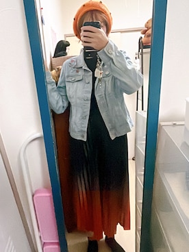 「アイテム（スカート、オレンジ系）」を使った、amiruri184さん（レディース・164cm）の秋コーディネート