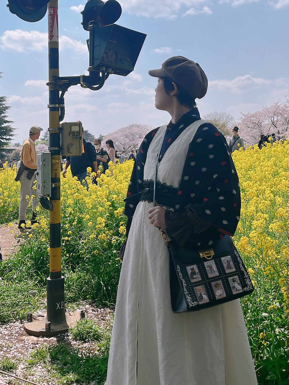 「春、和洋折衷、着物、古着MIX、まよなかのアトリエ、ワンピース、アンティーク着物、お出かけコーデ」｜「まよなかのアトリエのアイテム（ハンチング/ベレー帽、ブラウン系）」を使った、amiruri184さん（レディース・164cm）の春コーディネートの1枚目の写真
