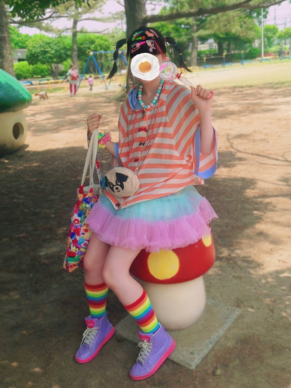 「原宿系、カラフル、カラフルコーデ、デコラ」｜「しまむらのアイテム（ポンチョ、オレンジ系）」を使った、ちよこさん（レディース・160cm）の夏コーディネートの1枚目の写真