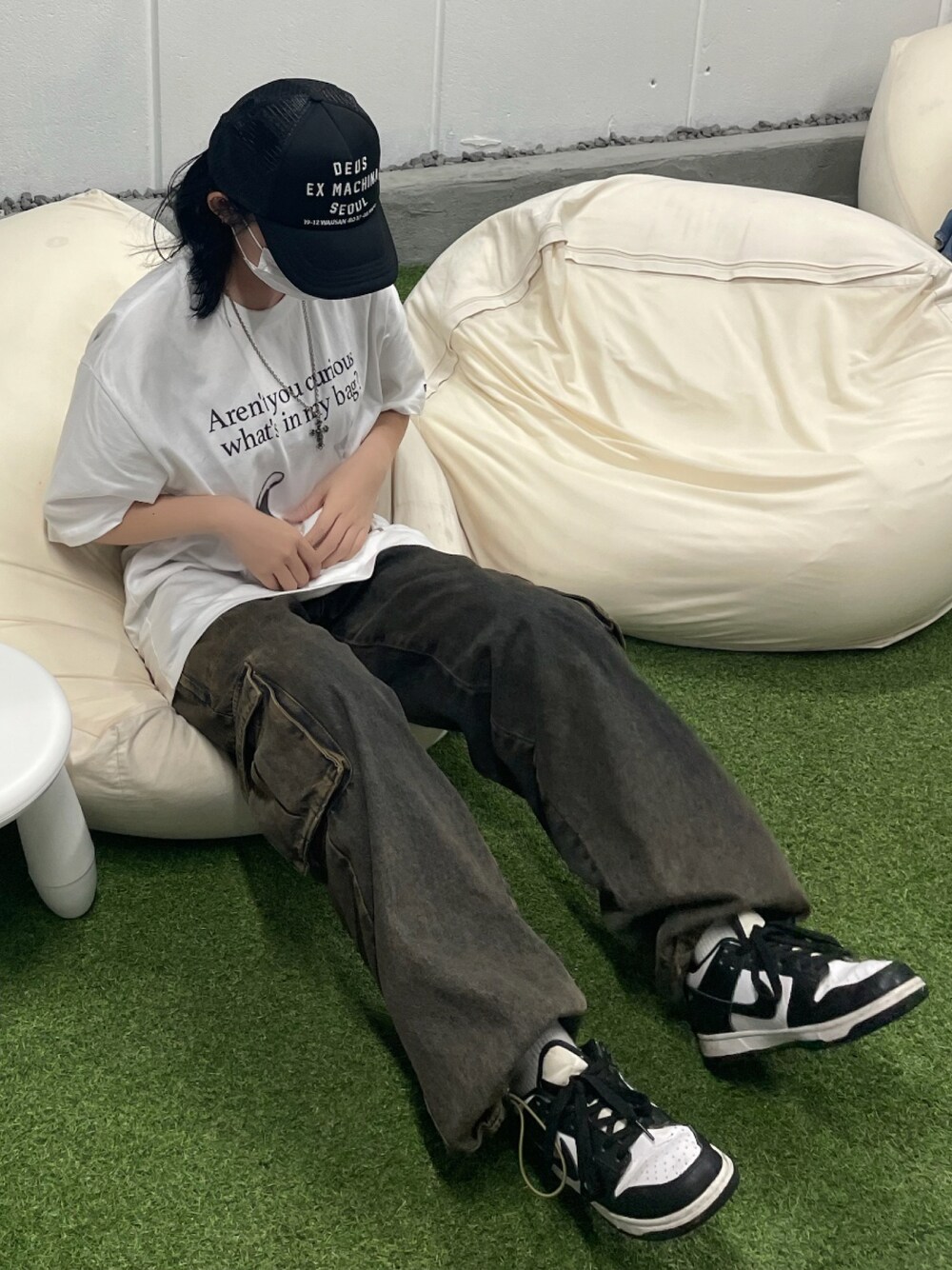 「韓国ファッション、韓国ブランド、韓国コーデ、韓国スタイル、韓国ストリート、スニーカー、スニーカーコーデ、スニーカー女子」｜「DEUS EX MACHINAのアイテム（キャップ、ブラック系）」を使った、mmluvqさん（レディース・158cm）の夏コーディネートの1枚目の写真