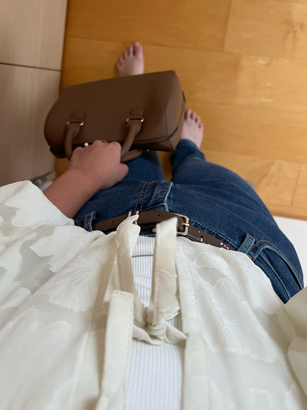 「秋服まるっと大公開、秋冬コーデ、オトナカジュアル、低身長コーデ、シンプル、ラクチンコーデ、大人かわいい」｜「GRLのアイテム（キャミソール、ホワイト系）」を使った、夏紀さん（レディース・154cm）の秋コーディネートの1枚目の写真