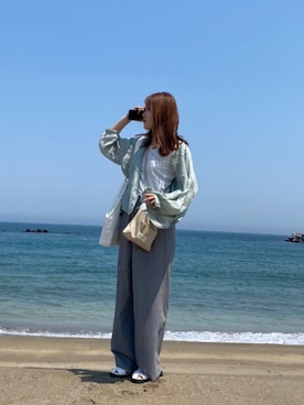 「海」｜「アイテム（スラックス）」を使った、yunaさん（レディース・162cm）の春コーディネート
