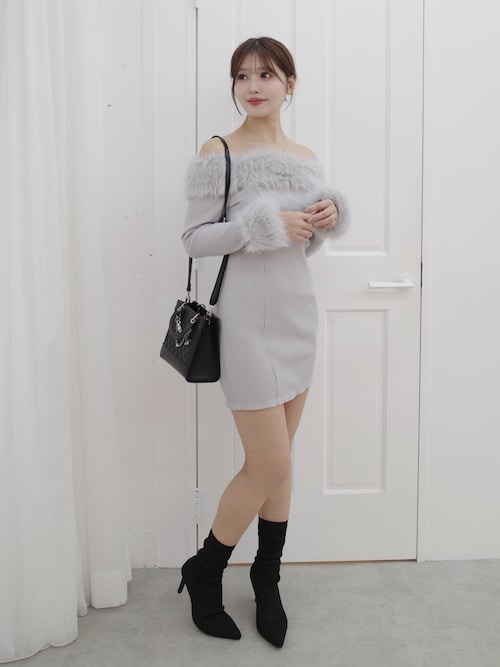 フェイクファーオフショルミニワンピース（ワンピース）｜EATME
