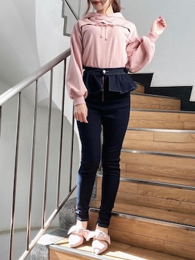 「アイテム（パンプス、ピンク系）」を使った、真里さん（レディース・162cm）の春コーディネート