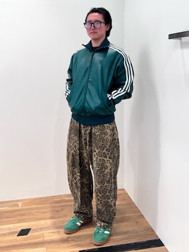 「スリーストライプス」｜「アイテム（ナイロンジャケット）」を使った、FTさん（メンズ・170cm）の冬コーディネート