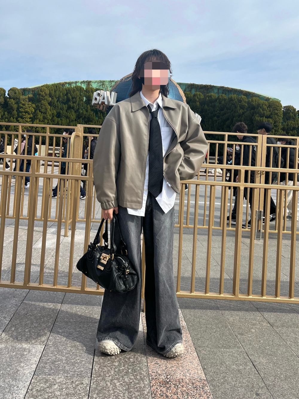 「プチプラ、今日のコーデ、シャツスタイル、きれいめカジュアル、春服コーデ、シンプルスタイル、ootd、プチプラコーデ、GU」｜「GUのアイテム（ブルゾン、ベージュ系）」を使った、リカさん（メンズ・174cm）の春コーディネートの1枚目の写真