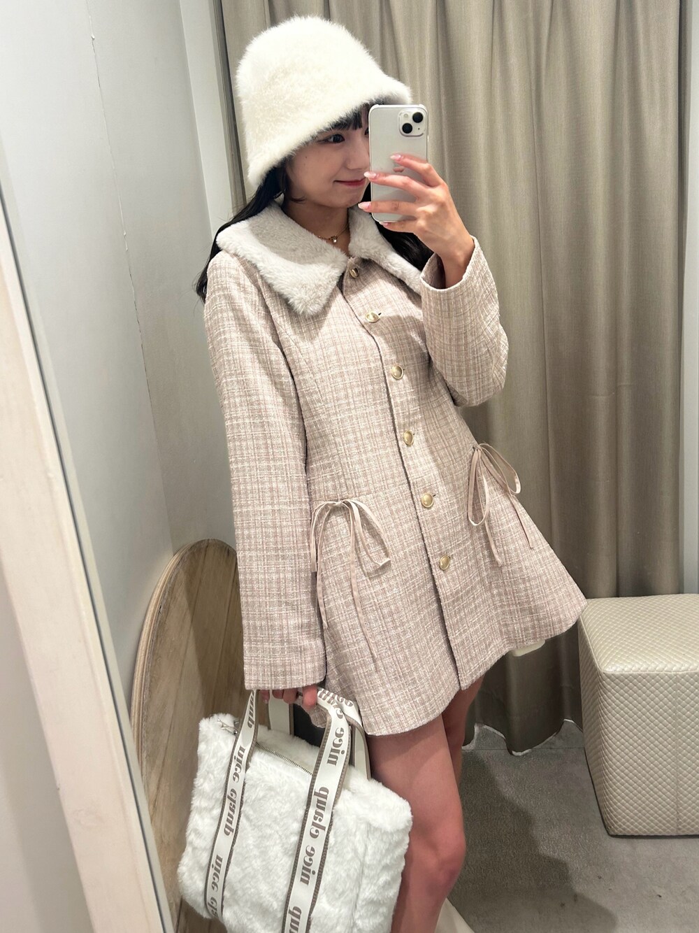 「コート、ペプラムコート、冬コーデ、ナイスクラップ、one after another NICE CLAUP、nice claup」｜「one after another NICE CLAUPのファーティペットリボンワンピースコート（ノーカラーコート、ピンク系）」を使った、junさん（レディース・158cm）の秋コーディネートの1枚目の写真