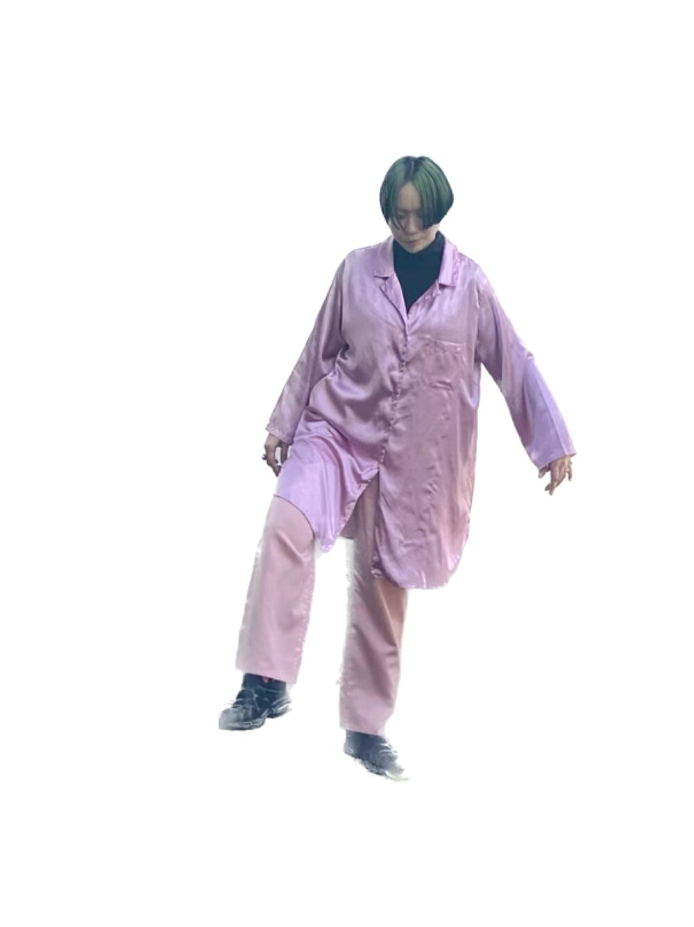 「UNIQLOのアイテム（トップス、ブラック系）」を使った、tuyuiyuさん（レディース・168cm）の春コーディネートの1枚目の写真