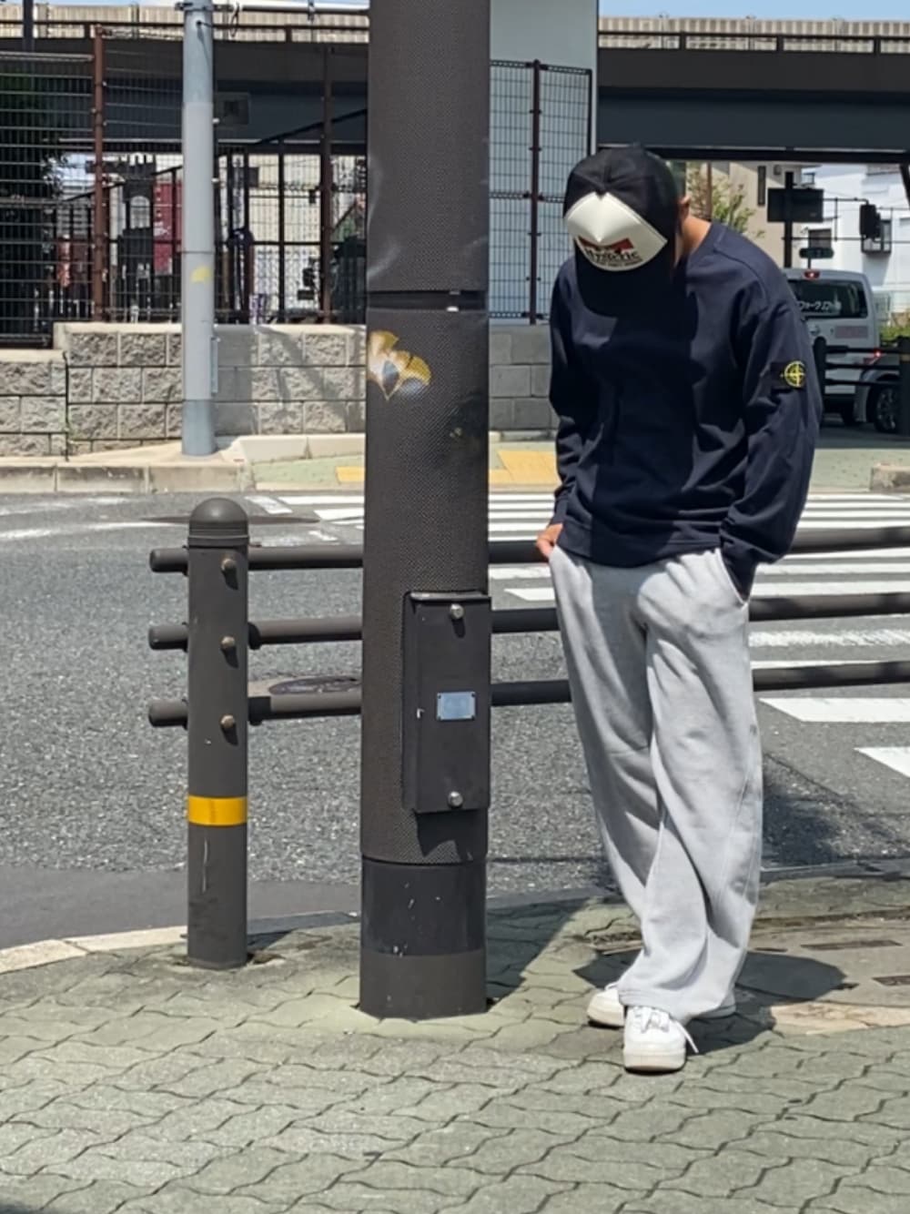 「野球部の私服、ストーンアイランド」｜「STONE ISLANDのアイテム（スウェット、ブルー系）」を使った、まなぴくんさん（メンズ・164cm）の夏コーディネートの1枚目の写真