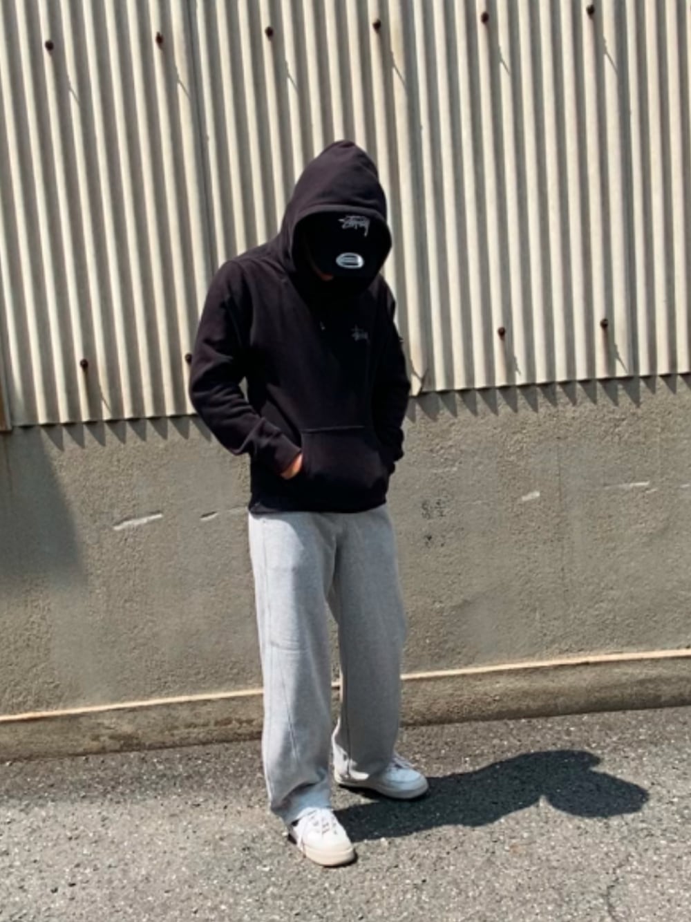 「野球部の私服、パーカーコーデ」｜「STUSSYのアイテム（パーカー、ブラック系）」を使った、まなぴくんさん（メンズ・164cm）の夏コーディネートの1枚目の写真