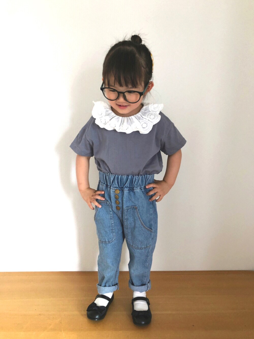 「キッズファッション、女の子コーデ、3歳、バレエシューズ、デニム、襟付きトップス、韓国子供服、めがね、タックイン」｜「しまむらのアイテム（Tシャツ/カットソー、ブルー系）」を使った、coco   さん（キッズ・90cm）の夏コーディネートの1枚目の写真