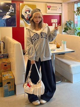 「アイテム（パーカー）」を使った、SHIORIさん（レディース・152cm）の秋コーディネート