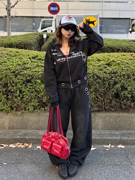 「アイテム（スニーカー）」を使った、SHIORIさん（レディース・152cm）の秋コーディネート