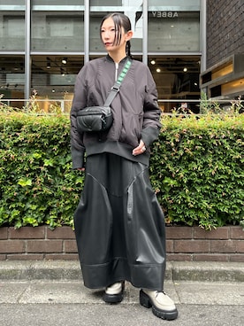 「アイテム（ローファー、グレー系）」を使った、YUKIさん（レディース・161cm）の秋コーディネート