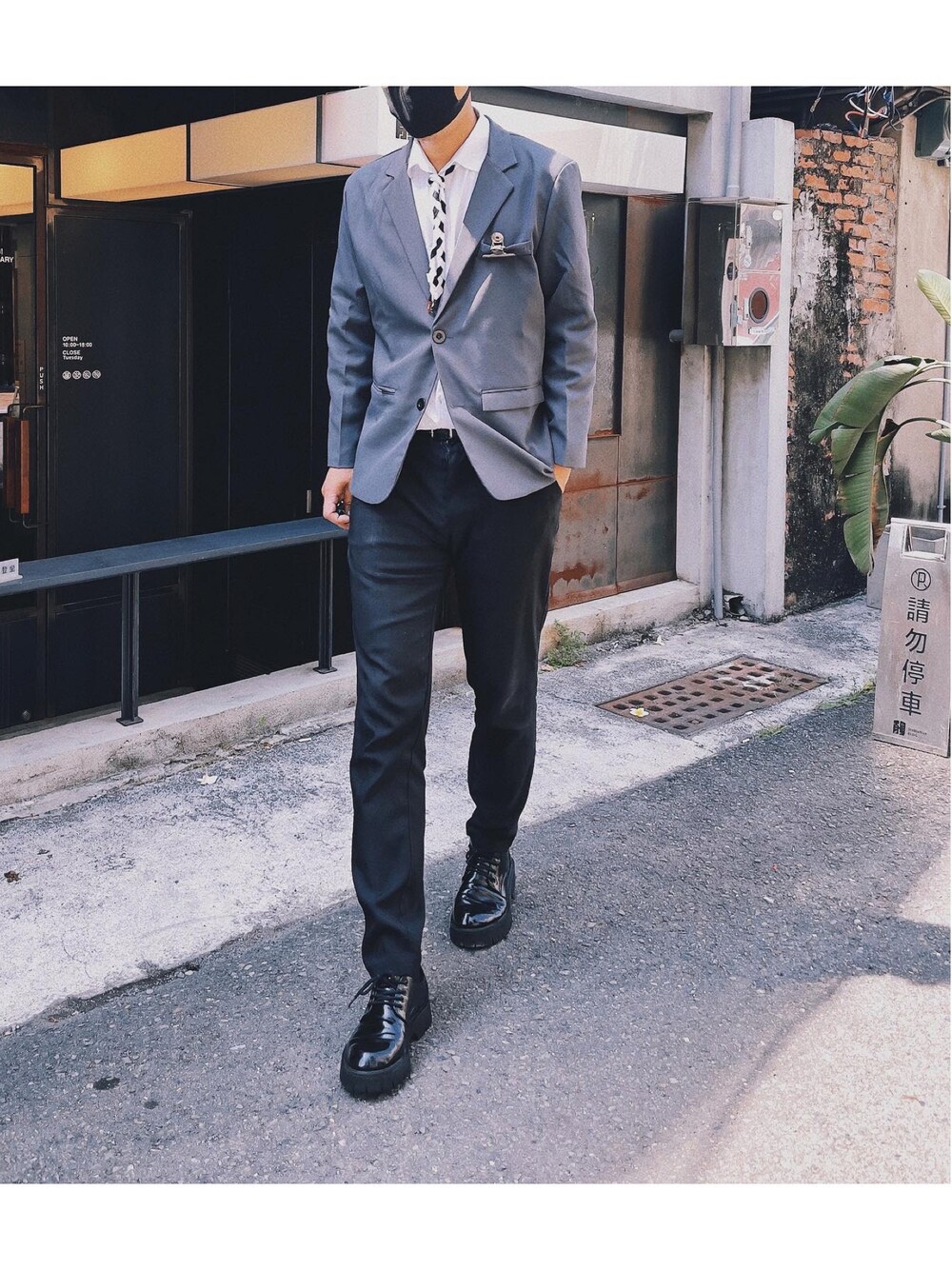 「台南、GD、秋服、男の子、西裝外套」｜「黑色大頭鞋のアイテム（その他シューズ、ブラック系）」を使った、ifan07xxさん（メンズ・182cm）の秋コーディネートの1枚目の写真
