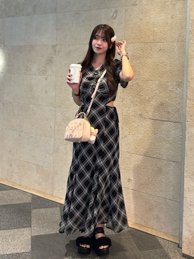 「one after another NICE CLAUP(ワンアフターアナザーナイスクラップ)の【LouLoumei】サイドカットデザインチェックワンピース(ワンピース、ブラック系)」を使った、mokaさん(レディース)の春コーディネート