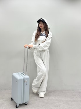「アイテム（スーツケース/キャリーバッグ）」を使った、mokaさん（レディース・159cm）の秋コーディネート