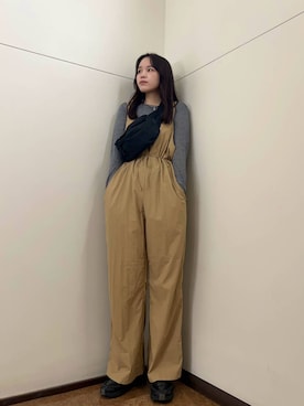 「アイテム（オールインワン・サロペット、ベージュ系）」を使った、Moeさん（レディース・168cm）の夏コーディネート
