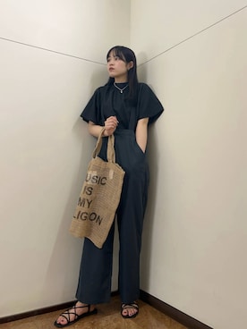 「アイテム（サロペット/オーバーオール、グレー系）」を使った、Moeさん（レディース・168cm）の夏コーディネート