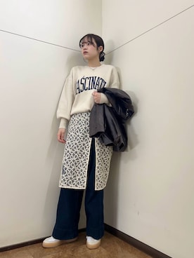 「ロゴニット」｜「アイテム（スカート）」を使った、Moeさん（レディース・168cm）の冬コーディネート