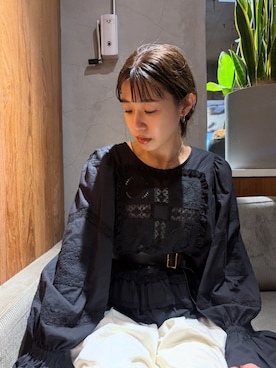 「crinkle crinkle crinkle(クリンクルクリンクルクリンクル)の【crinkle crinkle crinkle】front tapestry 2way sheer bolero/フロントタペストリー2wayシアーボレロ(カーディガン/ボレロ、ブラック系)」を使った、yuuさん(レディース・158cm)の春コーディネート