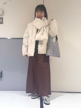 「アイテム（ブーツ、シルバー系）」を使った、八木日菜子さん（レディース・146cm）の冬コーディネート