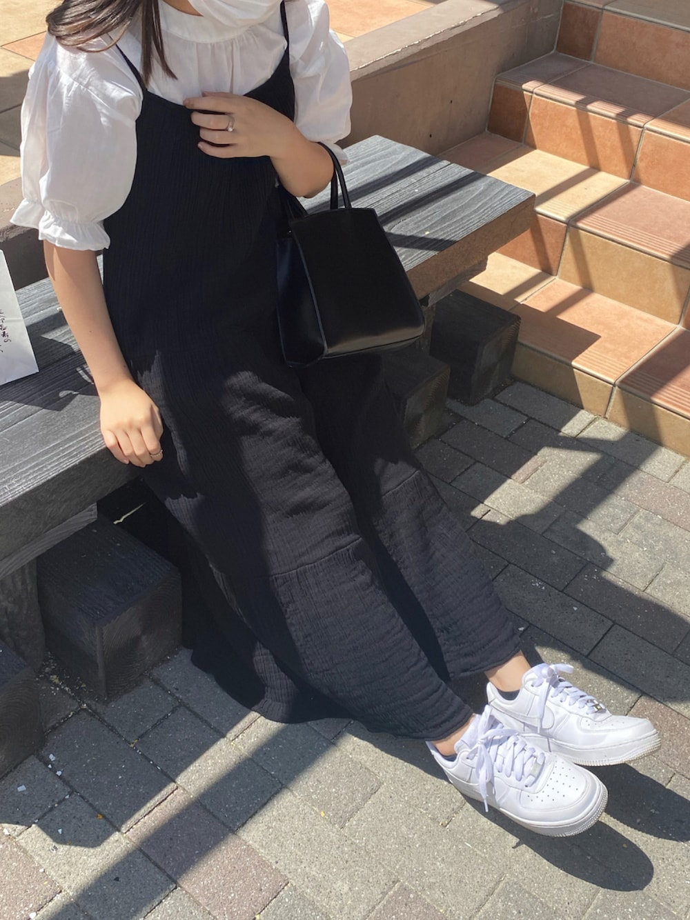 「シンプルスタイル、モノクロコーデ、秋服準備はじめました、大人ガーリー、低身長コーデ、ラブアンドピース2021」｜「H&Mのアイテム（ワンピース/ドレス、ブラック系）」を使った、hito🌼さん（レディース・147cm）の秋コーディネートの1枚目の写真