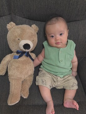 「BREEZE（ブリーズ）のアイテム（ママ＆ベビー、ベージュ系）」を使った、ななみんさん（キッズ・70cm）の夏コーディネート