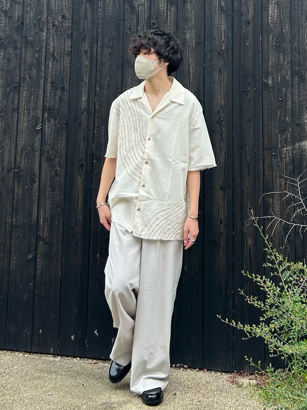 LIDNM（リドム）の「Embroidery Tee by Julien Villevoye（T