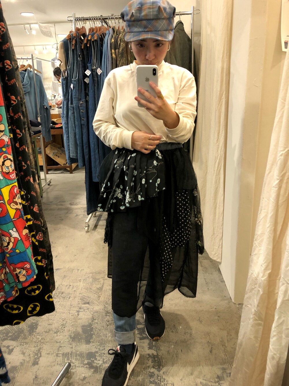 「秋のコーデ、オトナカジュアル、低身長、ママコーデ、古着MIX、ハンチング、スニーカーコーデ」｜「UNIQLOのアイテム（Tシャツ/カットソー、ホワイト系）」を使った、yasuko0610さん（レディース・152cm）の秋コーディネートの1枚目の写真
