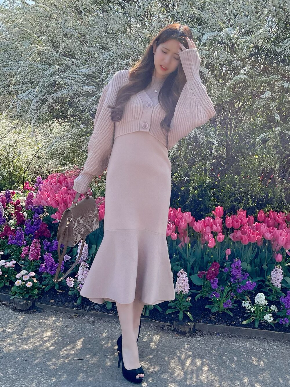 「春服デビュー宣言、今日のコーデ、#春コーデ、大人女子、春、パステル映える春、オトナカワイイ、ワンピコーデ」｜「R&Eのアイテム（パンプス、ブラック系）」を使った、𝐘𝐔𝐊𝐀さん（レディース・166cm）の春コーディネートの1枚目の写真