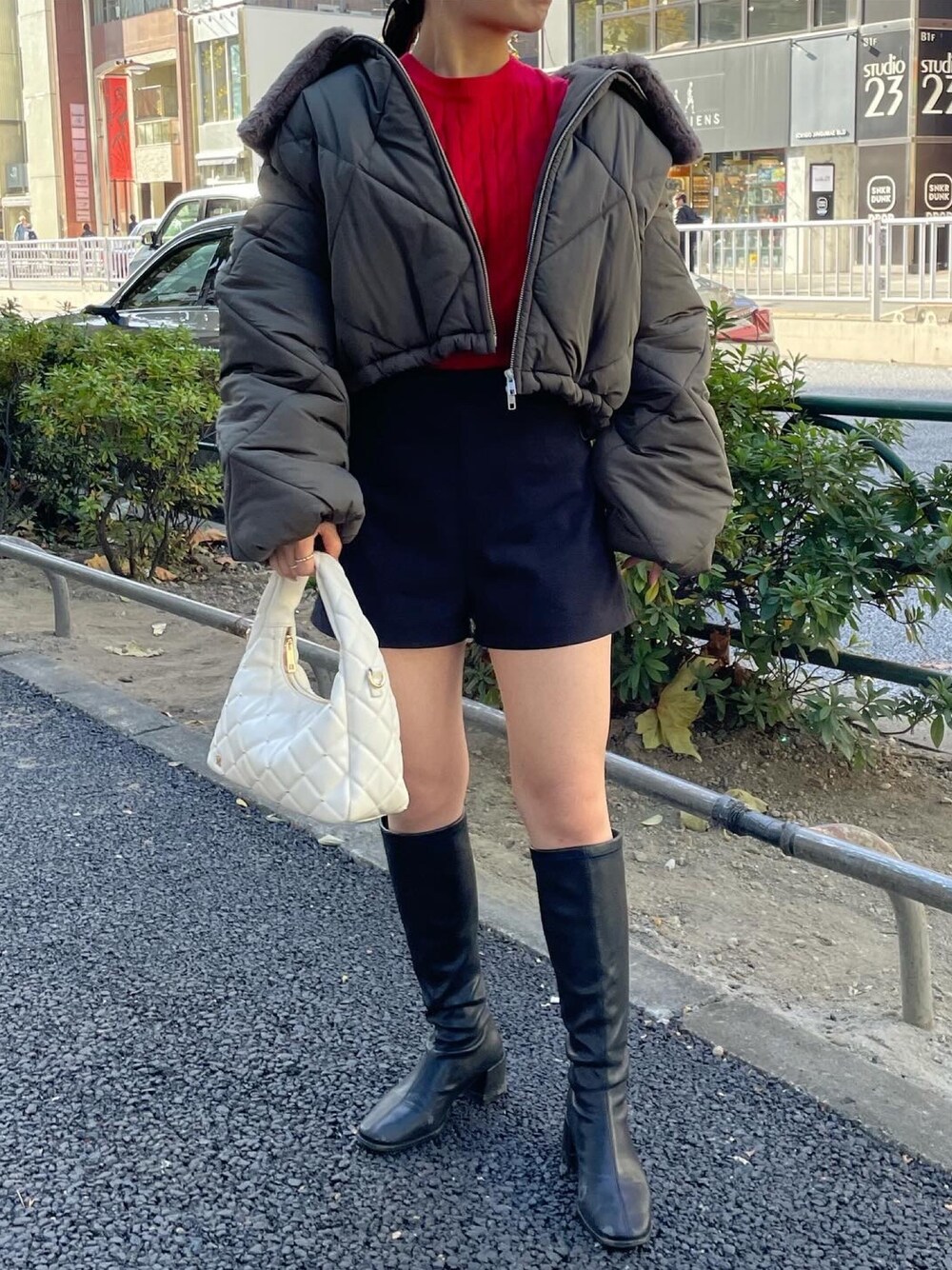 バックレースアップショートパンツ【ブラック】を使った人気