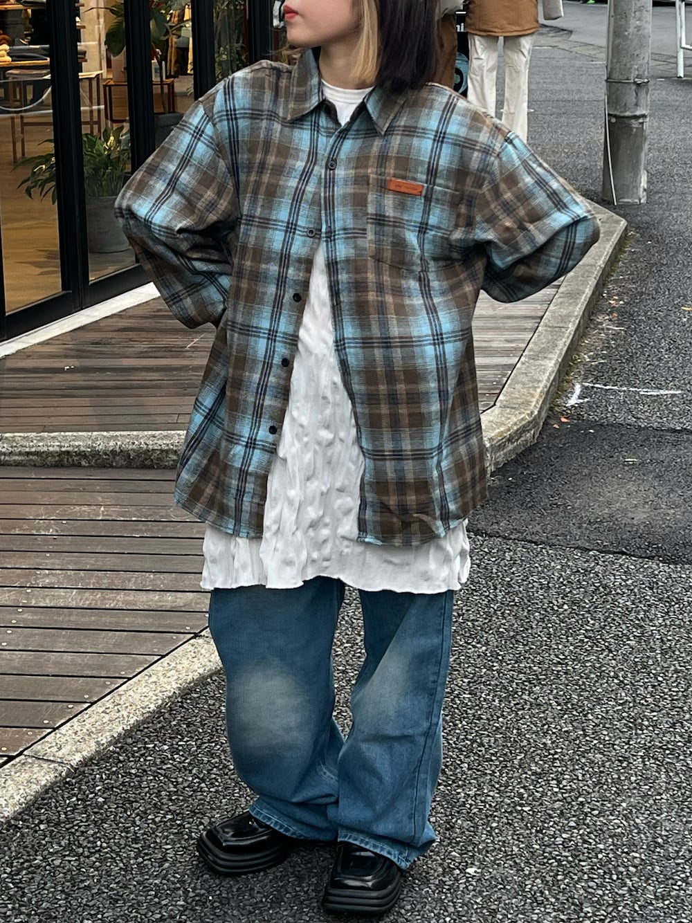 「秋コーデ、秋服、チェック、チェックシャツ、シャツコーデ、秋冬、秋冬コーデ、カジュアルコーデ、ZOZOTOWN」｜「HALEY PESCAのHALEY PESCA/ヴィンテージライク　カジュアルチェックシャツ（シャツ/ブラウス、ブラウン系）」を使った、haleypescaさん（レディース・148cm）の秋コーディネートの1枚目の写真