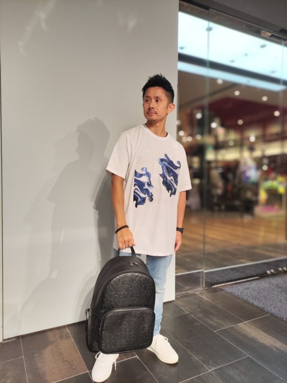 「アルマーニエクスチェンジ、armaniexchange、AXchanger、AXchange、ポロシャツ、ゆるコーデ、オーバーサイズ、Tシャツ、ootd、スニーカー、バックパック、スキニーデニム、デニム、ビッグシルエット、大人カジュアル」｜「ARMANI EXCHANGEのアイテム（Tシャツ/カットソー、ホワイト系）」を使った、🇮🇹りょーちん🇮🇹さん（メンズ・160cm）の夏コーディネートの1枚目の写真