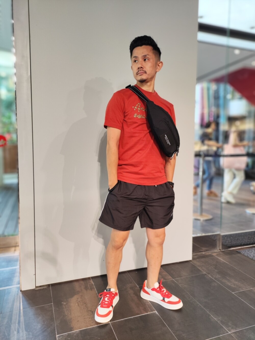 「アルマーニエクスチェンジ、armaniexchange、AXchanger、AXchange、メガネ男子、夏、お洒落さんとつながりたい、オトナカジュアル、休日スタイル、お出かけコーデ、カジュアルコーデ、今日のコーデ、シンプルコーデ、Tシャツ、低身長」｜「ARMANI EXCHANGEの【A|X アルマーニ エクスチェンジ】ロゴ　半袖クルーネックTシャツ/REGULAR（Tシャツ/カットソー、ベージュ系）」を使った、🇮🇹りょーちん🇮🇹さん（メンズ・160cm）の夏コーディネートの1枚目の写真