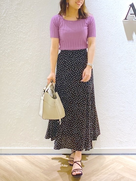 「パープル×黒」｜「アイテム（スカート）」を使った、tomokoさん（レディース・163cm）の春コーディネート