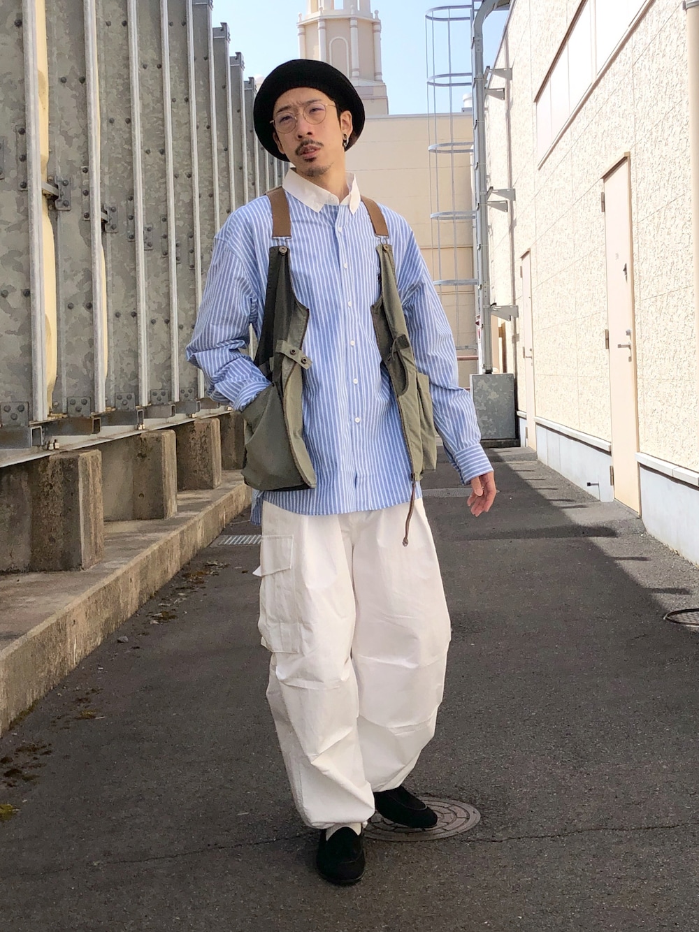 「uspoloassn、ボタンダウンシャツ、ミリタリー、ベスト、カーゴパンツ」｜「CPCMのコットンニットベレー帽（ハンチング/ベレー帽、ブラック系）」を使った、TAKUMI YOSHINAGAさん（メンズ・174cm）の春コーディネートの1枚目の写真