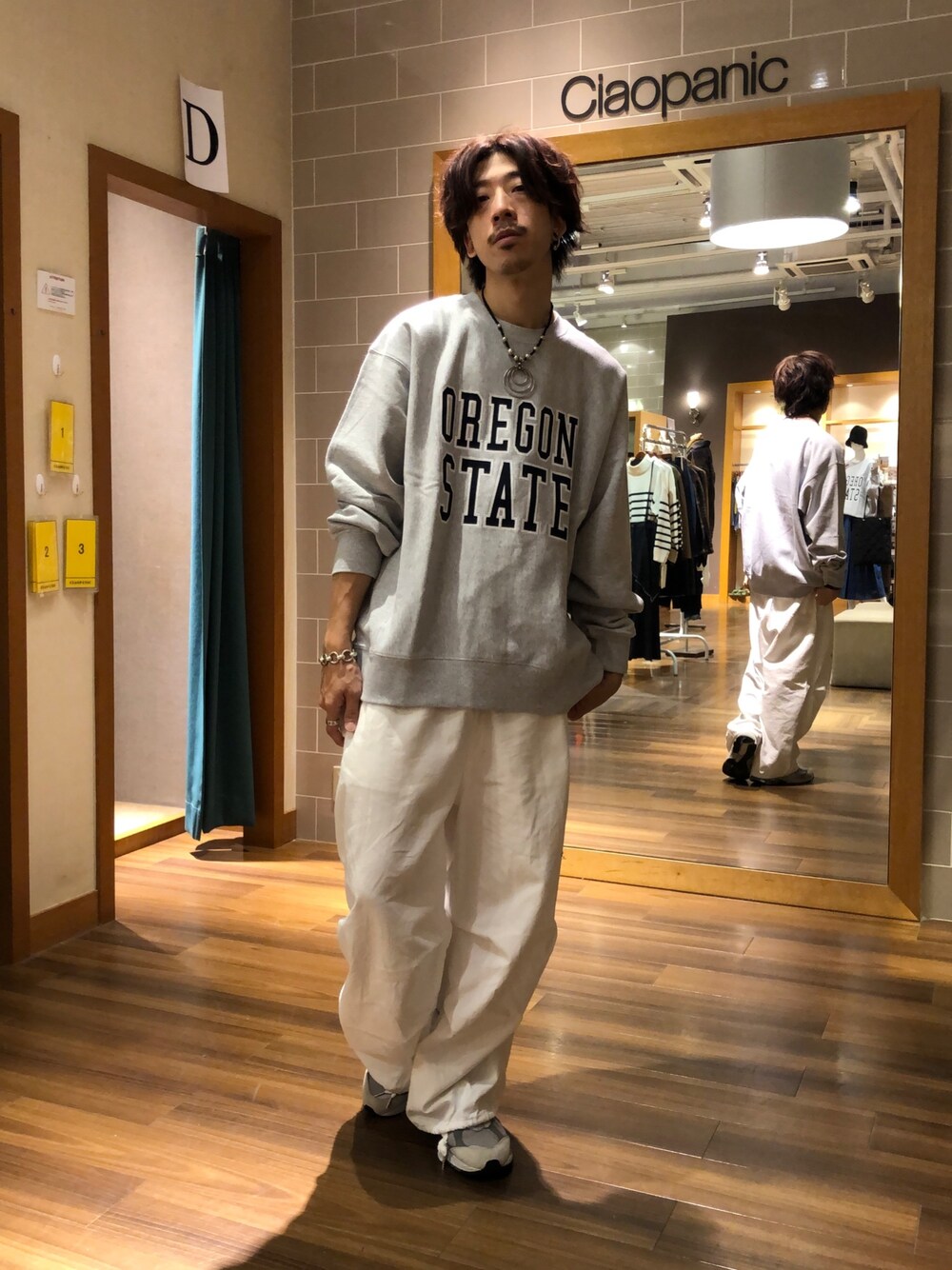 「秋ルック紹介するよ、ビッグシルエット、秋服、秋冬コーデ、オーバーサイズ、おしゃれさんと繋がりたい、カジュアル、いいね、save、フォローお願いします🤑、古着MIX、スニーカー、オトナカジュアル、古着コーデ」｜「CPCMのヘビーウェイト無地スウェット（スウェット、グレー系）」を使った、TAKUMI YOSHINAGAさん（メンズ・175cm）の秋コーディネートの1枚目の写真