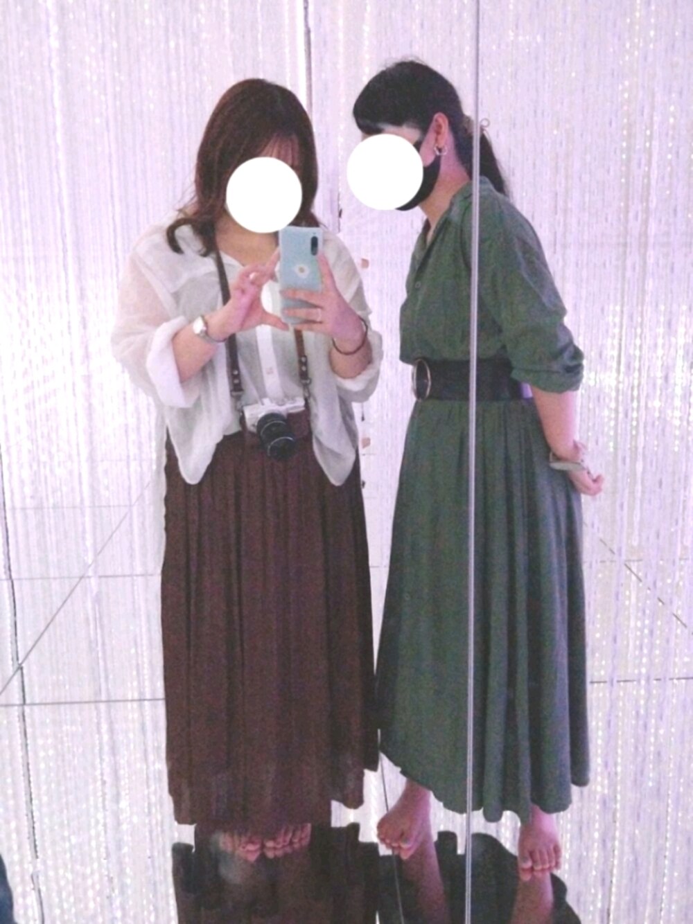 「レトロ、レトロコーデ、リンクコーデ、シミラールック」｜「MERLOTのオープンカラーシャツワンピース1769（シャツワンピース、グリーン系）」を使った、ネモトとコダマさん（レディース・153cm）の夏コーディネートの1枚目の写真