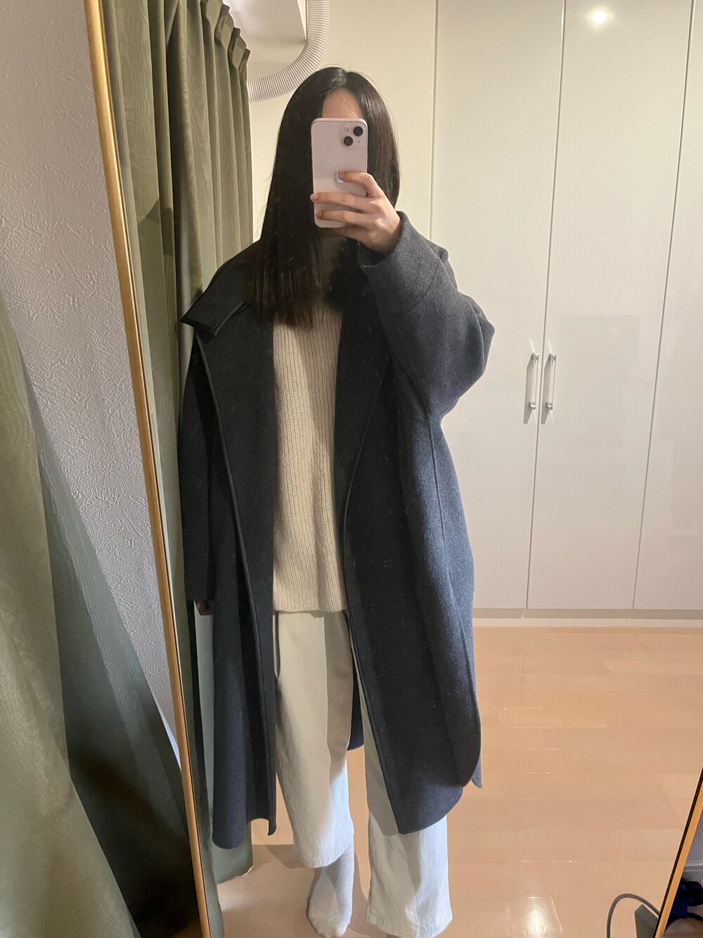 「休日コーデ、ゆるコーデ、大人女子、おしゃれさんと繋がりたい、キレイめコーデ、カジュアル、大人カジュアル、スニーカーコーデ、スタニングルアー、無印良品」｜「STUNNING LUREのアイテム（ジャケット/アウター、ブラック系）」を使った、mika✳︎さん（レディース・160cm）の冬コーディネートの1枚目の写真