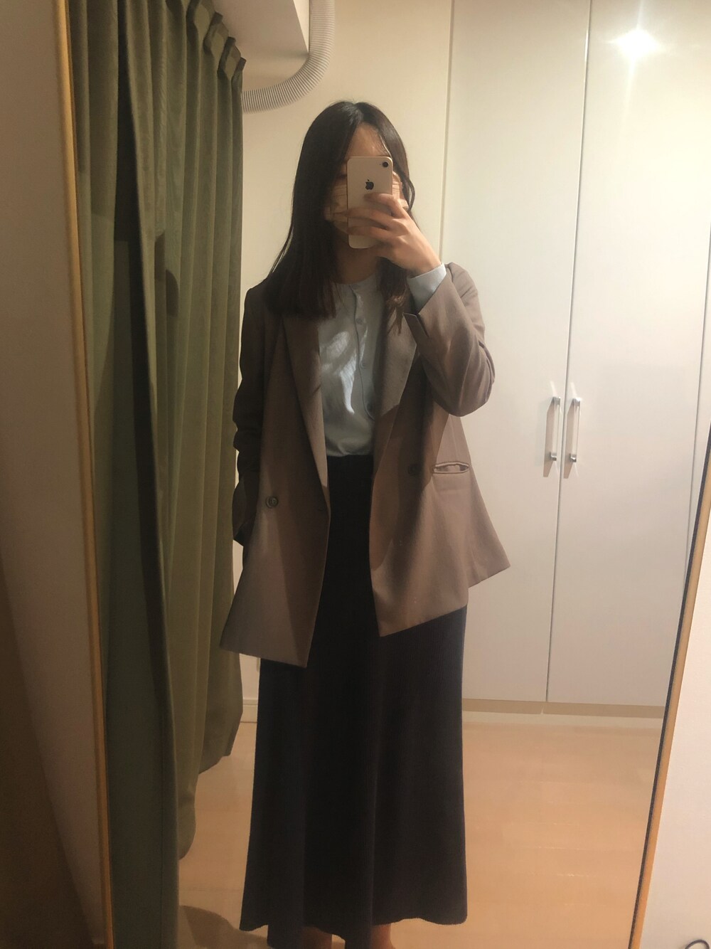 「秋コーデ、大人カジュアル、シンプルコーデ、秋のコーデ、スカート、今日のコーデ、UNIQLO、GU」｜「GUのアイテム（スカート、ブルー系）」を使った、mika✳︎さん（レディース・160cm）の秋コーディネートの1枚目の写真