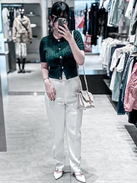 「CHARLES & KEITH（チャールズ & キース）のメタリックアクセント ターンロッククロスボディバッグ / Metallic Accent Turn-Lock Crossbody Bag（ショルダーバッグ）」を使った、白瀬さん（レディース・154cm）の夏コーディネート